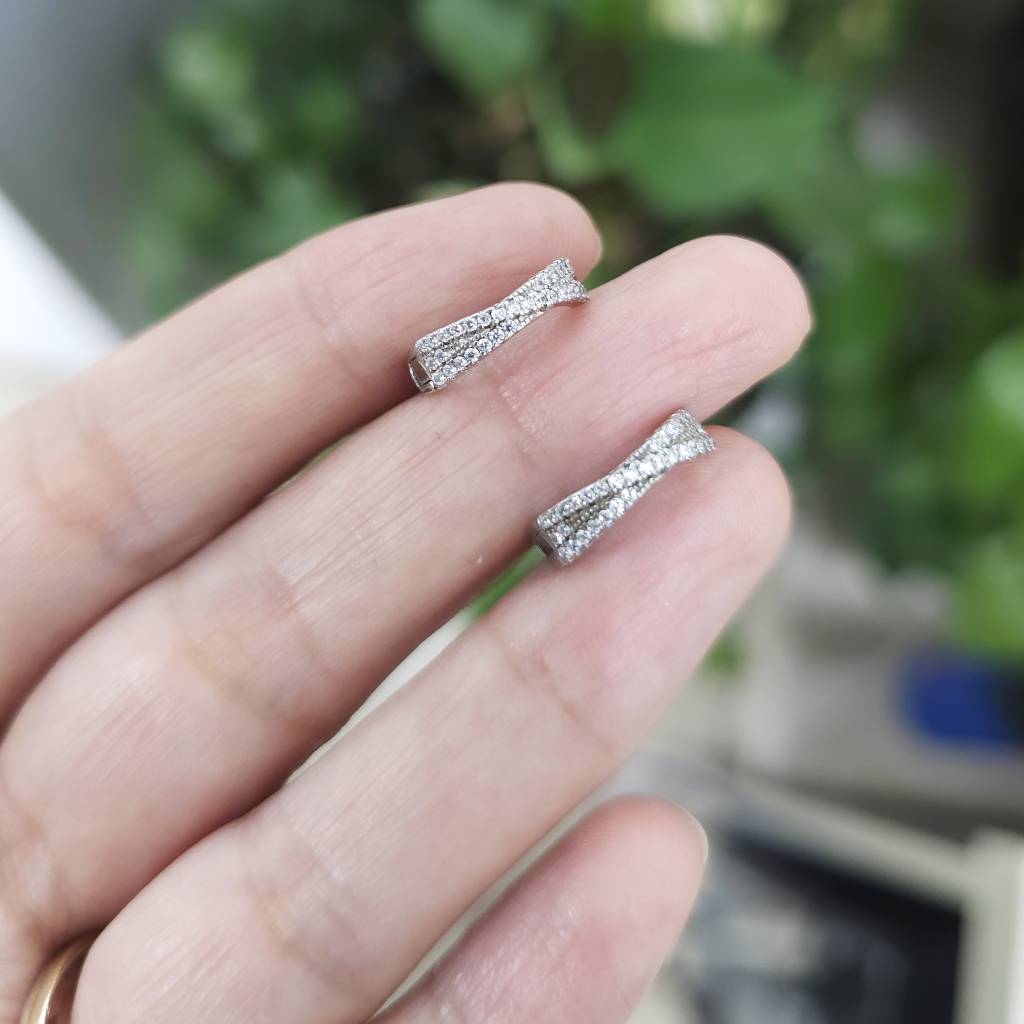 گوشواره نقره ضربدری GT 1206 2 گوشواره نقره ضربدری GT 1206 - تصویر 2