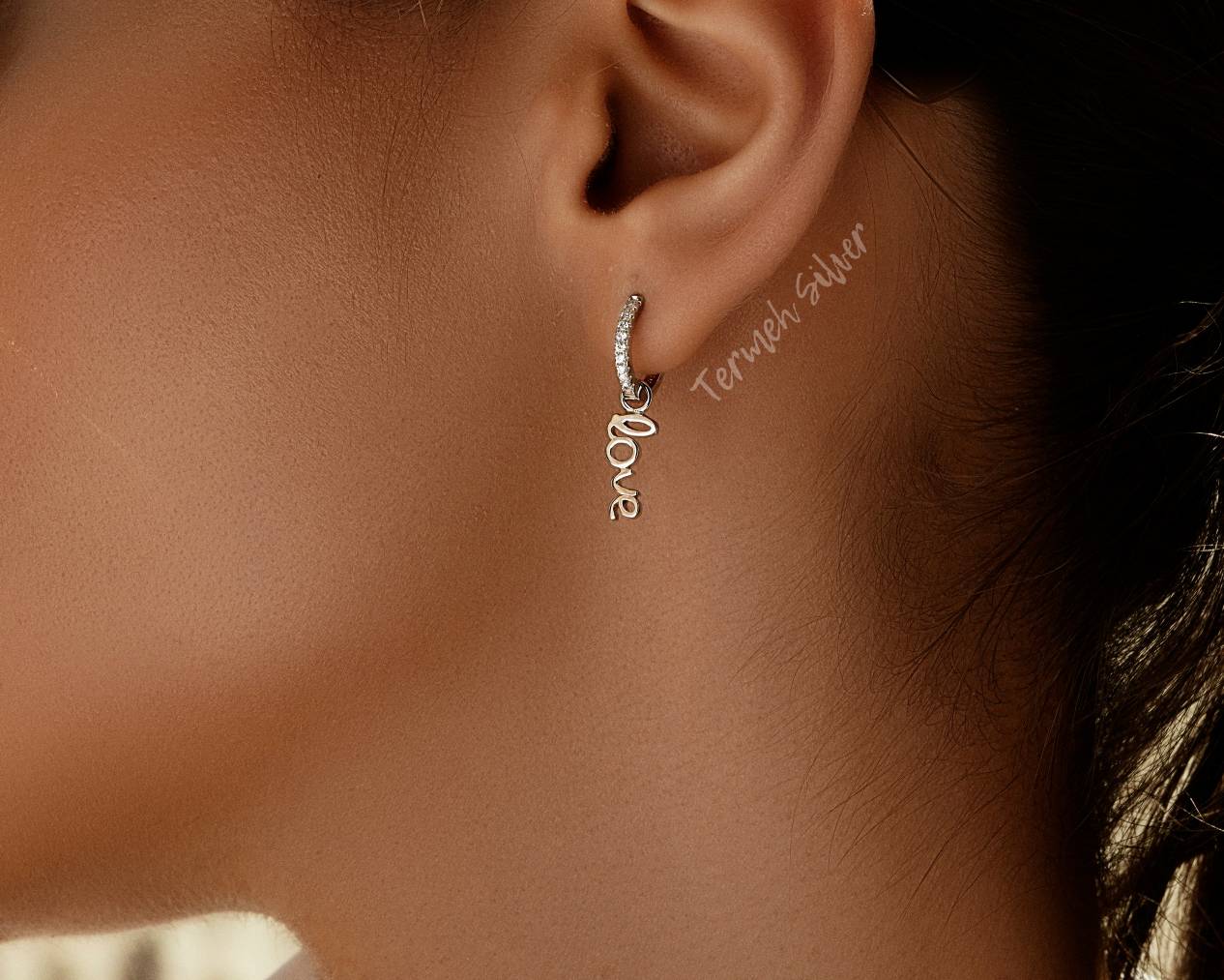 گوشواره نقره حلقه ای کوچک(LOVE) GT 1223 1 گوشواره نقره حلقه ای کوچک(LOVE) GT 1223